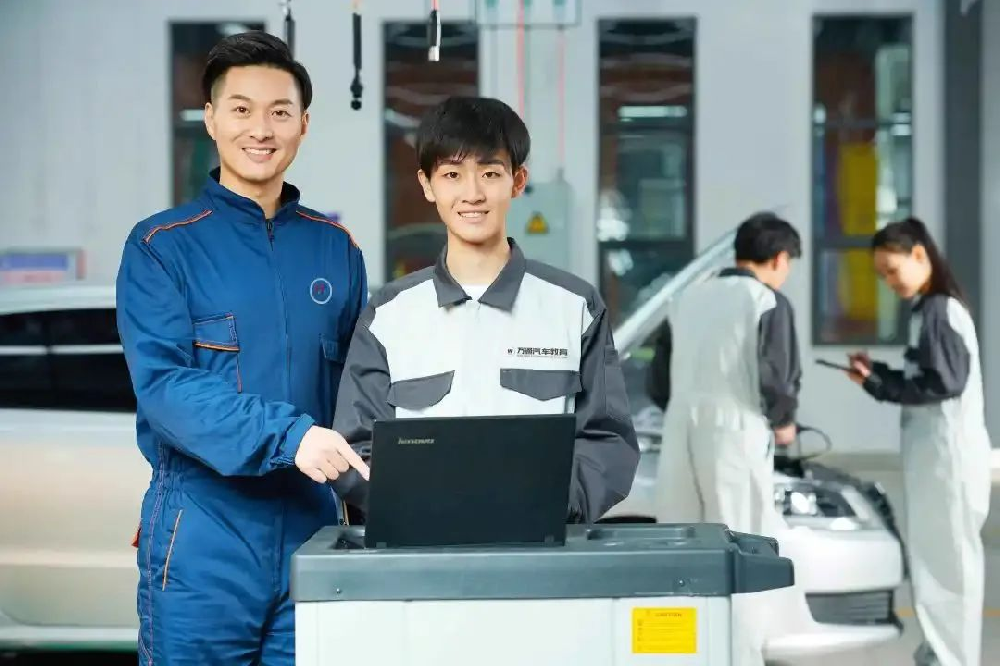 学汽修的孩子，毕业后都去了哪里？