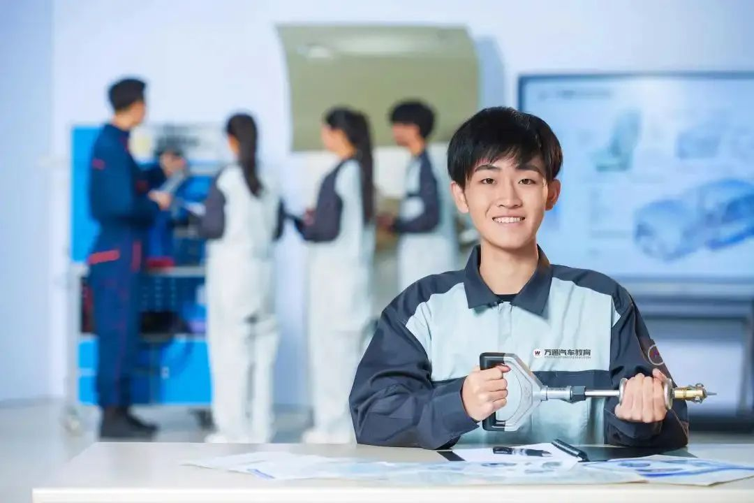 学汽修的孩子，毕业后都去了哪里？
