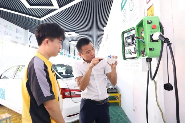 新能源汽车技术|抓住趋势，成为行业紧缺型人才